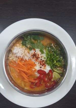 A picture of Tom ka gai.