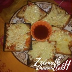A picture of Tawa Cheesy Garlic Bread.