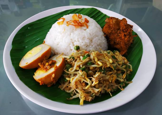 Cara Gampang Membuat Ayam nyat-nyat,telur rebus bumbu genep dan sayur urap yang Bikin Ngiler