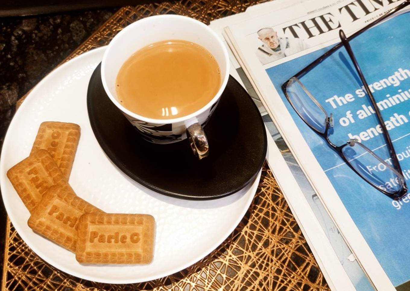 Cardamom tea (Elaichi chai)