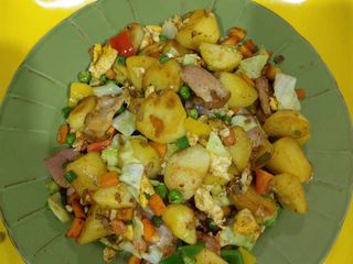 Potatoes in veggie sauce