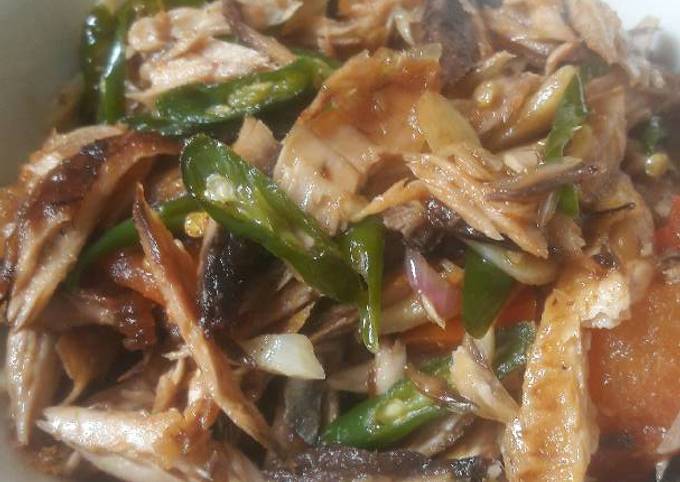 Resep Tongkol suwir cabe hijau oleh Nanik F - Cookpad