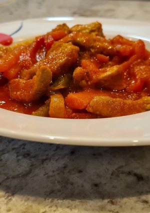 Foto principal de Tiras de solomillo de cerdo guisadas con verduras