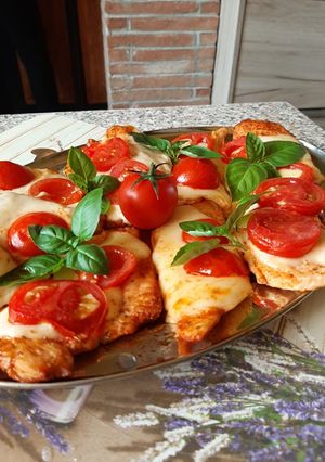 Mozzarellás csirkemell recept fotója