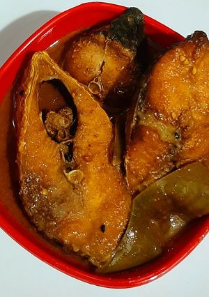বেগুন দিয়ে ইলিশ মাছের ঝোল (Ilish macher jhol recipe in bengali) রেসিপির প্রধান ছবি