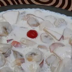 A picture of Creamy fruit chat.