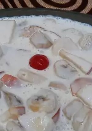 A picture of Creamy fruit chat.