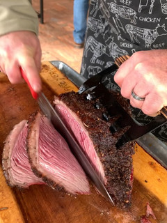 Una foto de Asado de picaña, aguja, salchicha, chorizo argentino y español en asador ARTE & CARNE