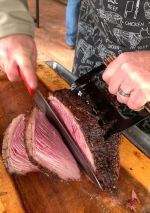 Una foto de Asado de picaña, aguja, salchicha, chorizo argentino y español en asador ARTE & CARNE