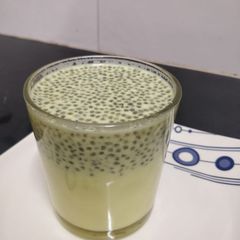 A picture of Healthy Chia seeds and Turmeric drink.