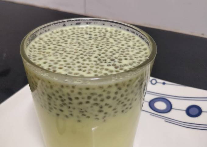 Healthy Chia seeds and Turmeric drink