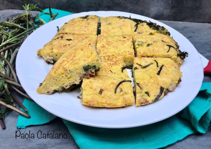 Frittata di luppoli salsiccia e pizza al formaggio