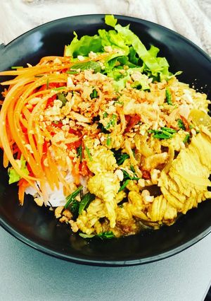 Une photo de Bo bun au poulet curry