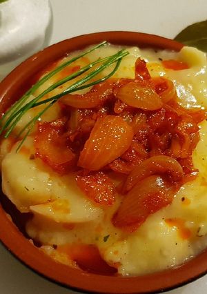O poză a rețetei Mâncare acră de cartofi cu peștișori de ceapă (gluten free).