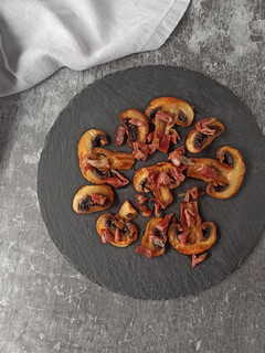 Una foto de Champiñones con jamón