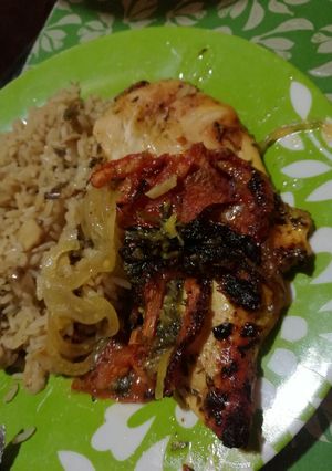 Una foto de Pollo a la mostaza con vino, cerveza y mantequilla