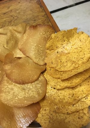 A picture of Meethi- namkeen papdi.