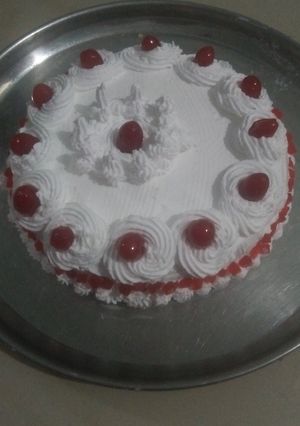 A picture of Eggless vanilla cake.