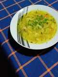 Sopa de fideo con pollo