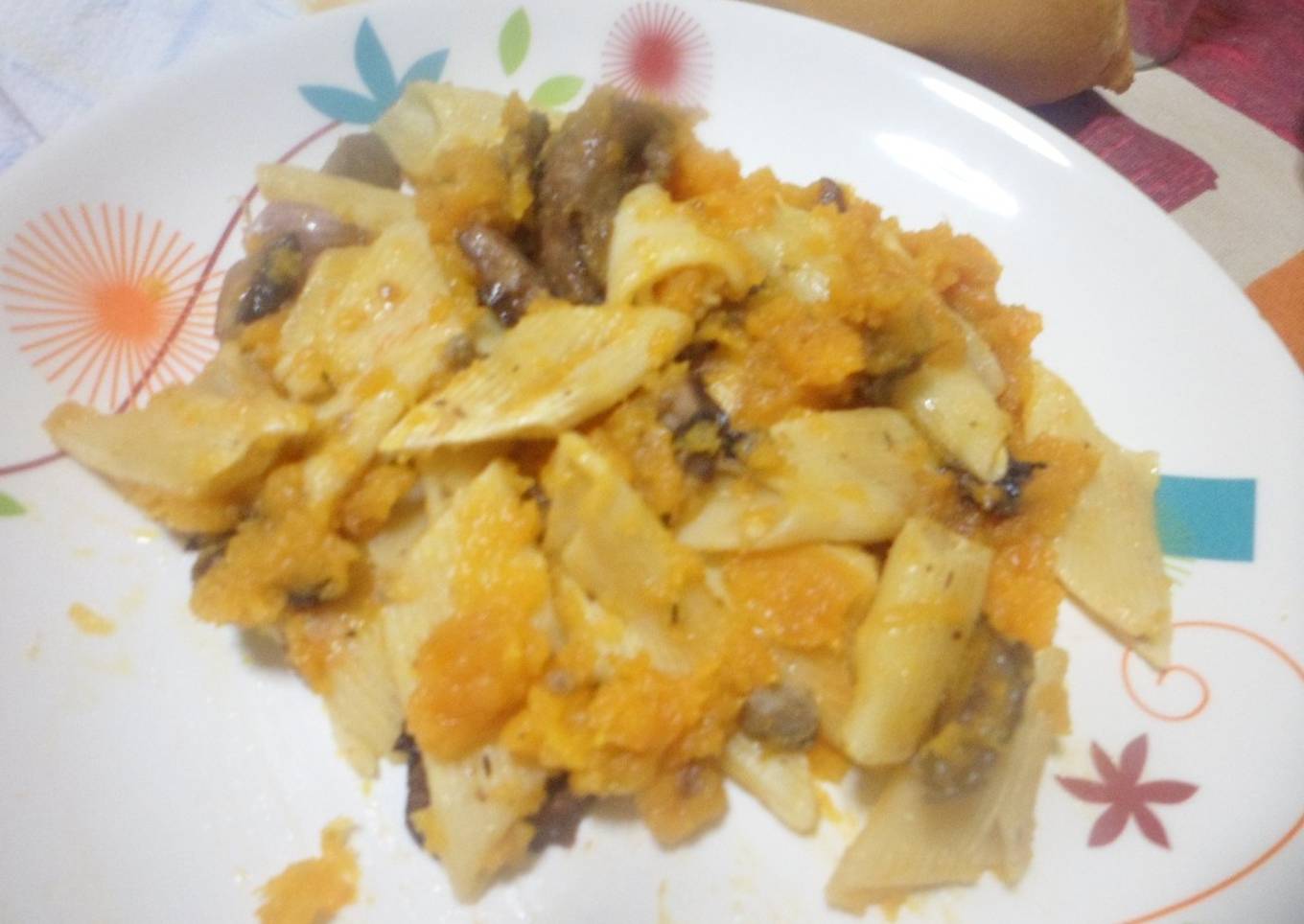 Pasta con calabaza y hongos