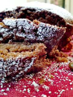 Una foto de Plum cake de café y cacao