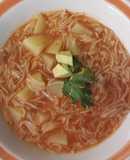 Sopita de fideo para niños, con caldo de pollo