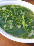 Canh rau muống nấu ngao