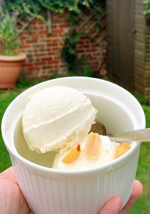 A picture of Creamy coconut ice-cream.