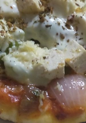 पनीर तवा पिज्जा (pizza recipe in martahi) रेसिपी चे मुख्य फोटो 