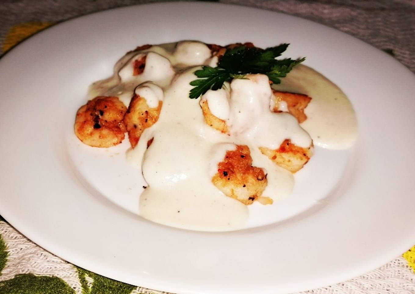 Camarones con Salsa bechamel a la Alexito