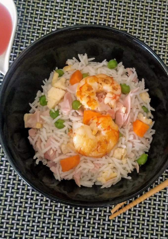 Una foto de Arroz tres delicias