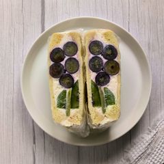 A picture of 51. Sando - Japanese Fruit Sandwich.