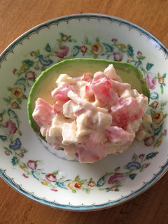 Una foto de Aguacates rellenos de surimi -2
