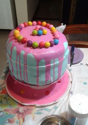 Una foto de Torta chorreada (para cumpleaños)
