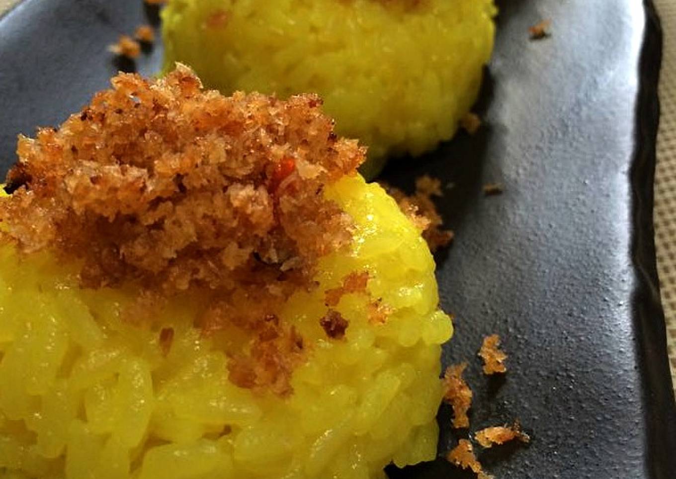 Resep Ketan kuning berserundeng