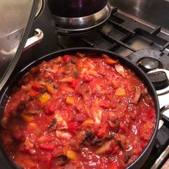 A picture of Mamma’ s Chicken Cacciatore.