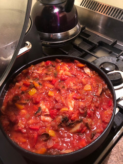 A picture of Mamma’ s Chicken Cacciatore.