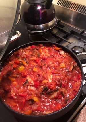 A picture of Mamma’ s Chicken Cacciatore.
