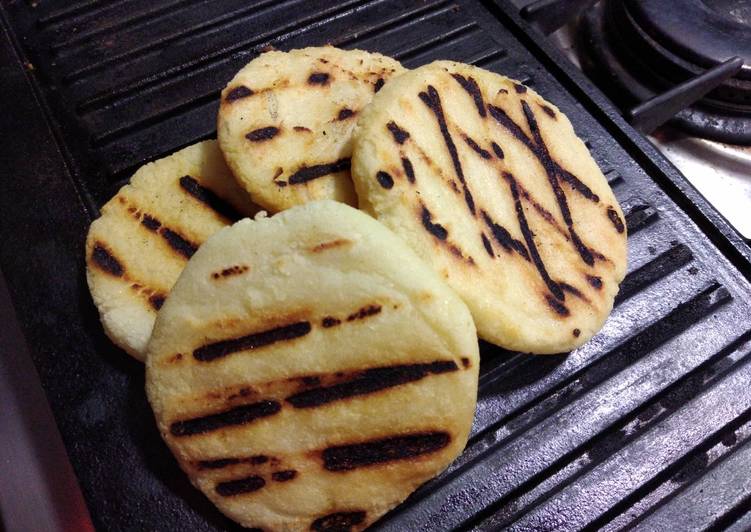 Simple Way to Prepare Homemade Arepas