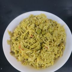 A picture of Spinach and green peas Pulao.