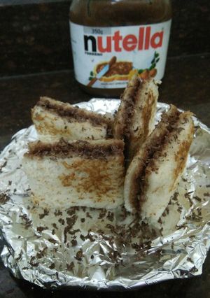 A picture of Nutella chocolate sandwich.