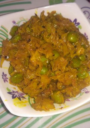 કોબીજ વટાણા નું શાક (Cabbage peas sabji recipe in gujarati) રેસીપી મુખ્ય ફોટો
