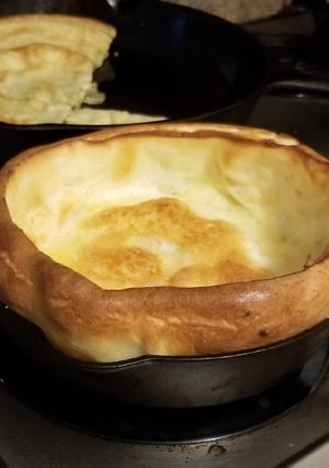 A picture of Dutch baby/ German pancake.