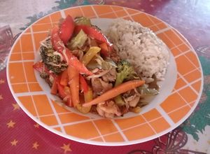 Una foto de Chop Suey a la Topy's Kitchen 👩🏻‍🍳🍜