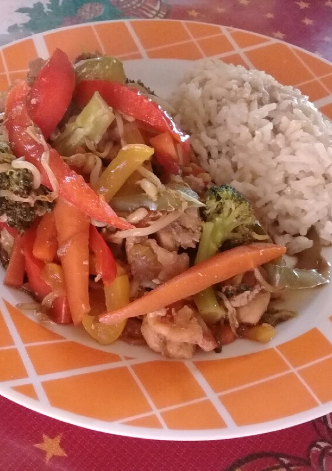 Una foto de Chop Suey a la Topy's Kitchen 👩🏻‍🍳🍜