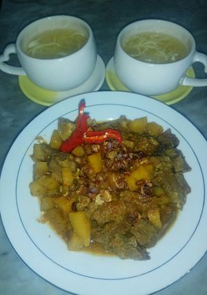 Foto resep Semur daging kentang simpel