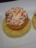 Cena con piña y melocotón relleno