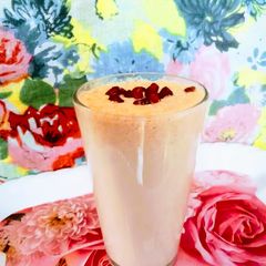 A picture of Pomegranate and Orange smoothy.
