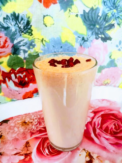 A picture of Pomegranate and Orange smoothy.