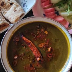 A picture of Lahsuni palak.